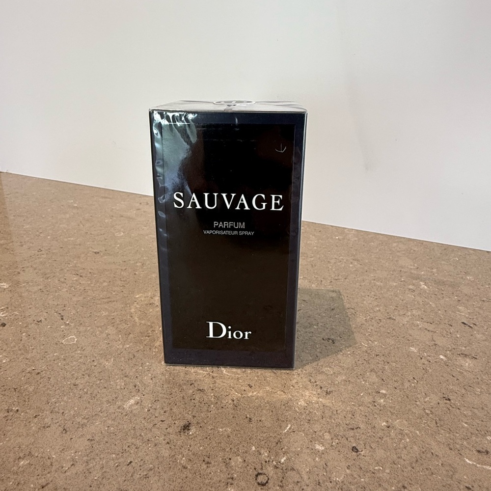 Dior Sauvage Parfum in Elegant Black